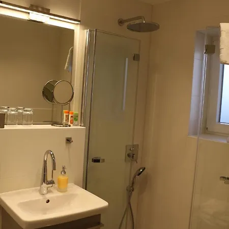 Bruessing アパート *